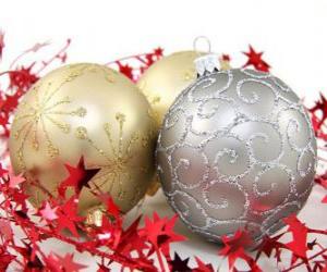 пазл Рождественские шары украшенный звездами и лента